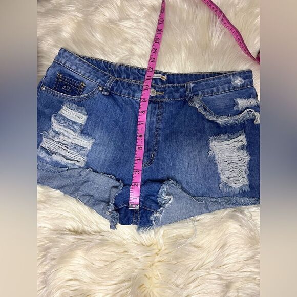 C&C California hunter denim distressed shorts sz 32 - Picture 6 of 7